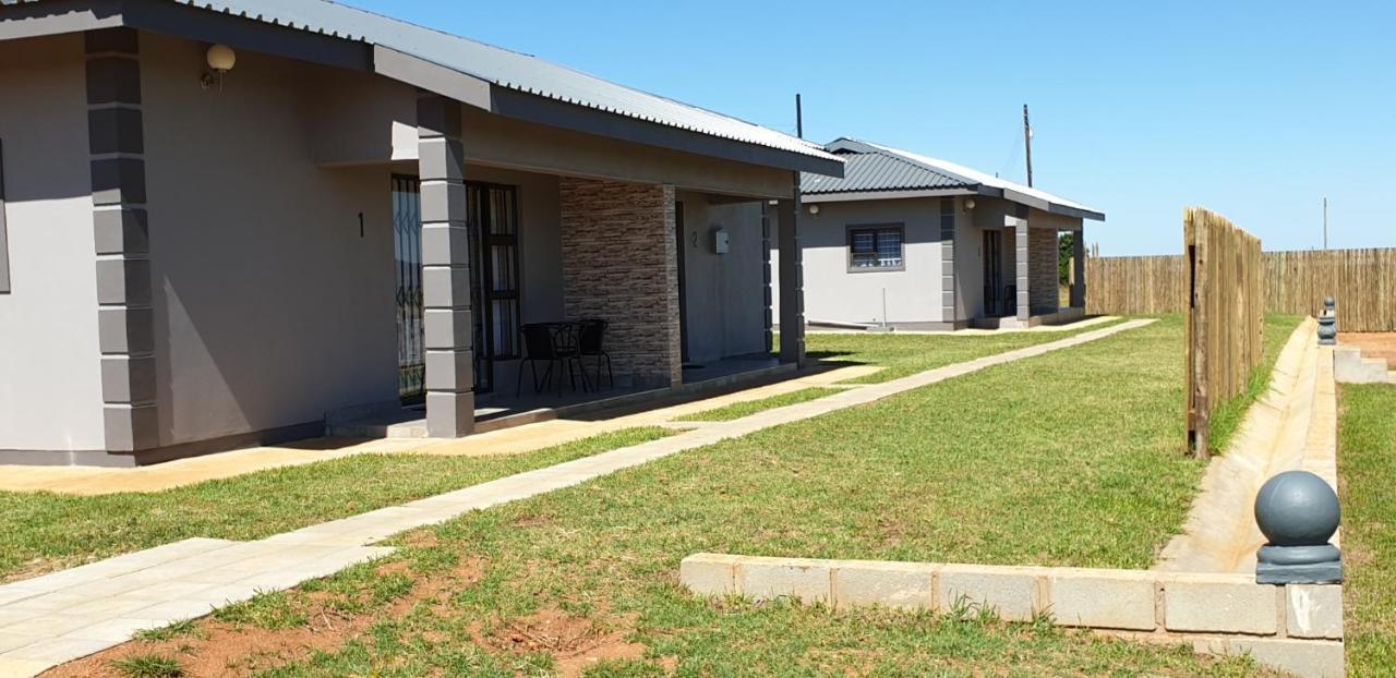 Enkhosi Guest Lodge Nhlangano Exterior foto